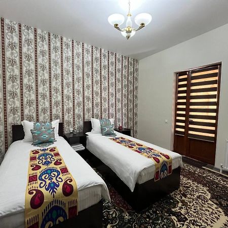 Old Safari Golden Location Guest House Bukhara Bagian luar foto