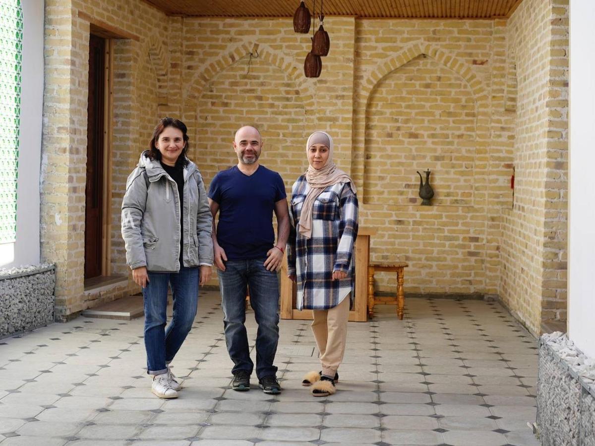 Old Safari Golden Location Guest House Bukhara Bagian luar foto