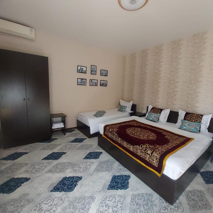 Old Safari Golden Location Guest House Bukhara Bagian luar foto