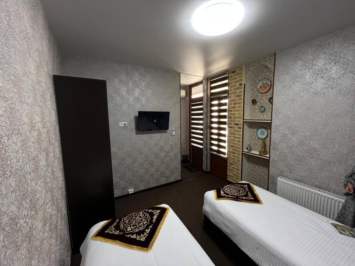 Old Safari Golden Location Guest House Bukhara Bagian luar foto
