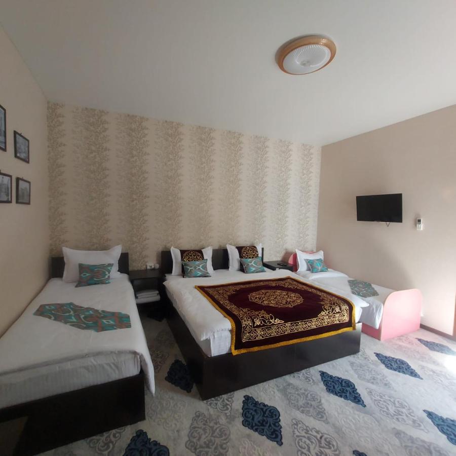 Old Safari Golden Location Guest House Bukhara Bagian luar foto
