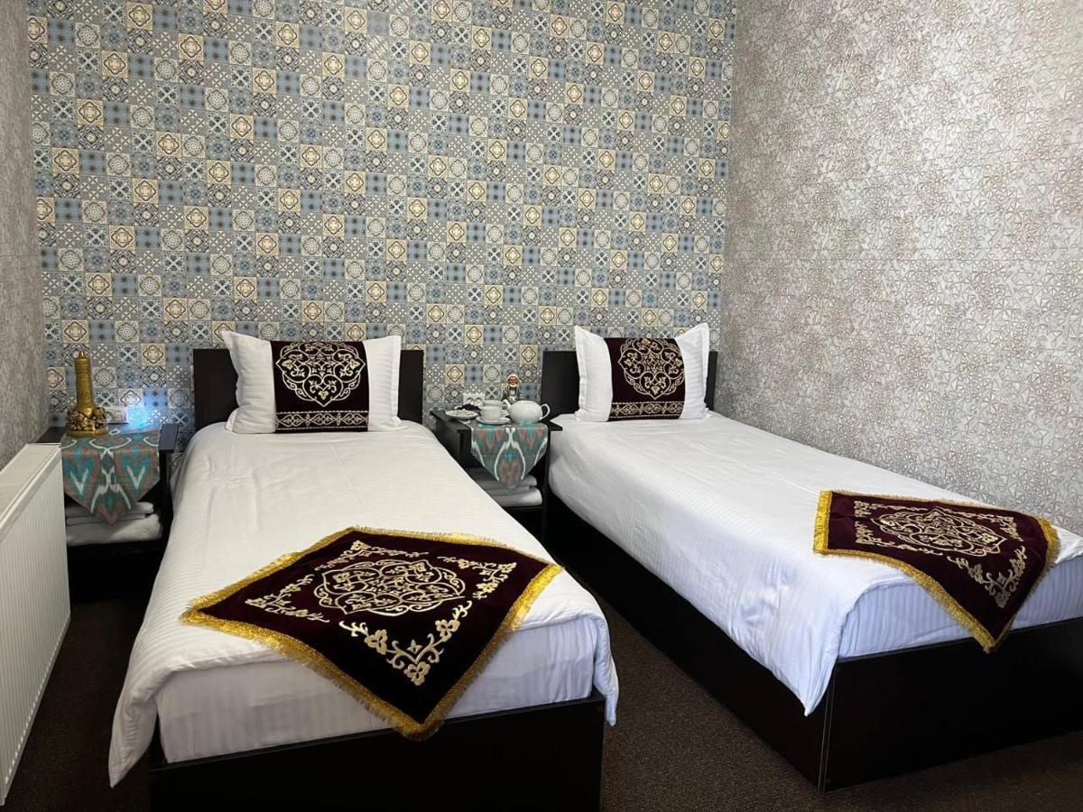 Old Safari Golden Location Guest House Bukhara Bagian luar foto