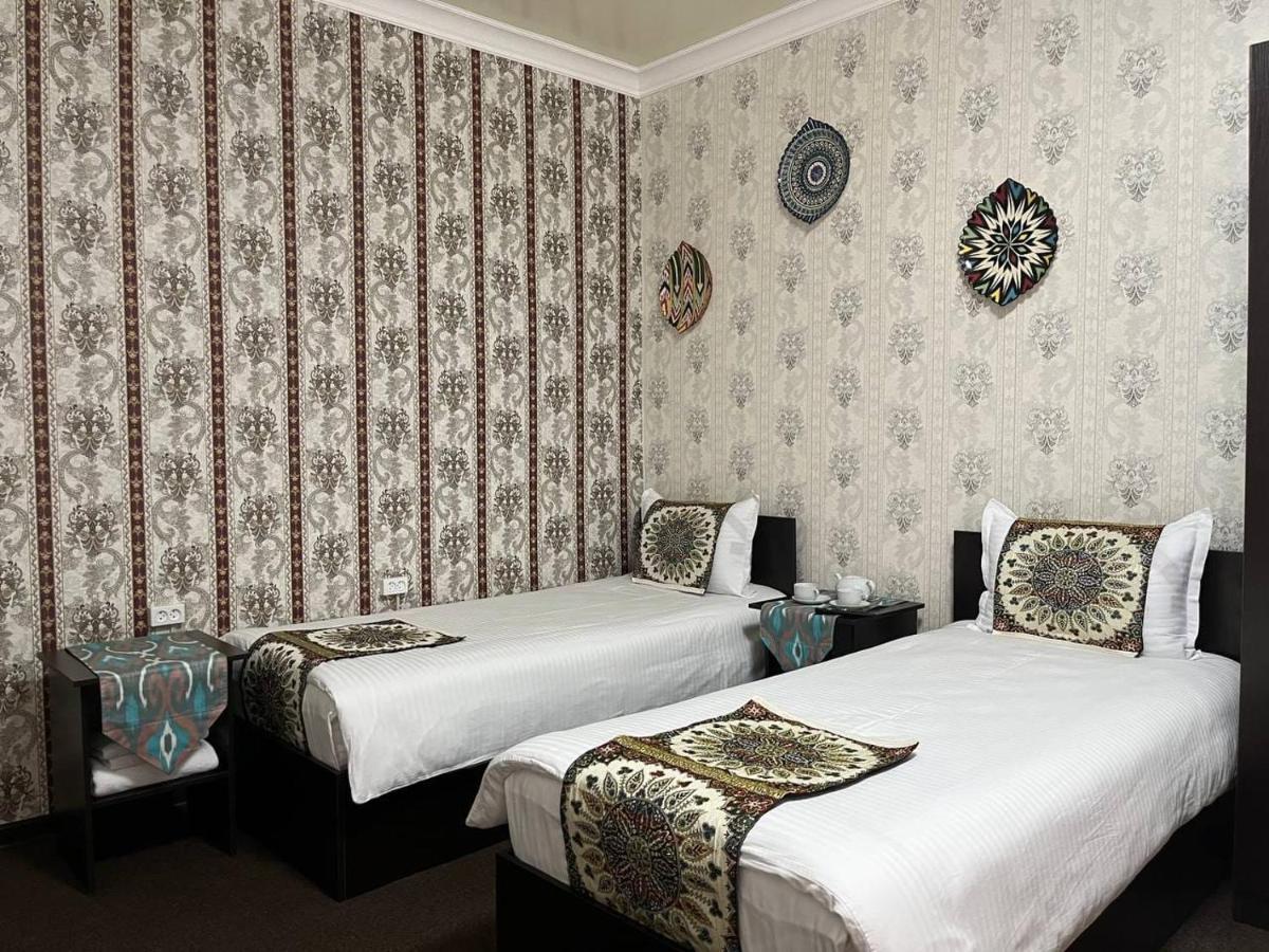 Old Safari Golden Location Guest House Bukhara Bagian luar foto
