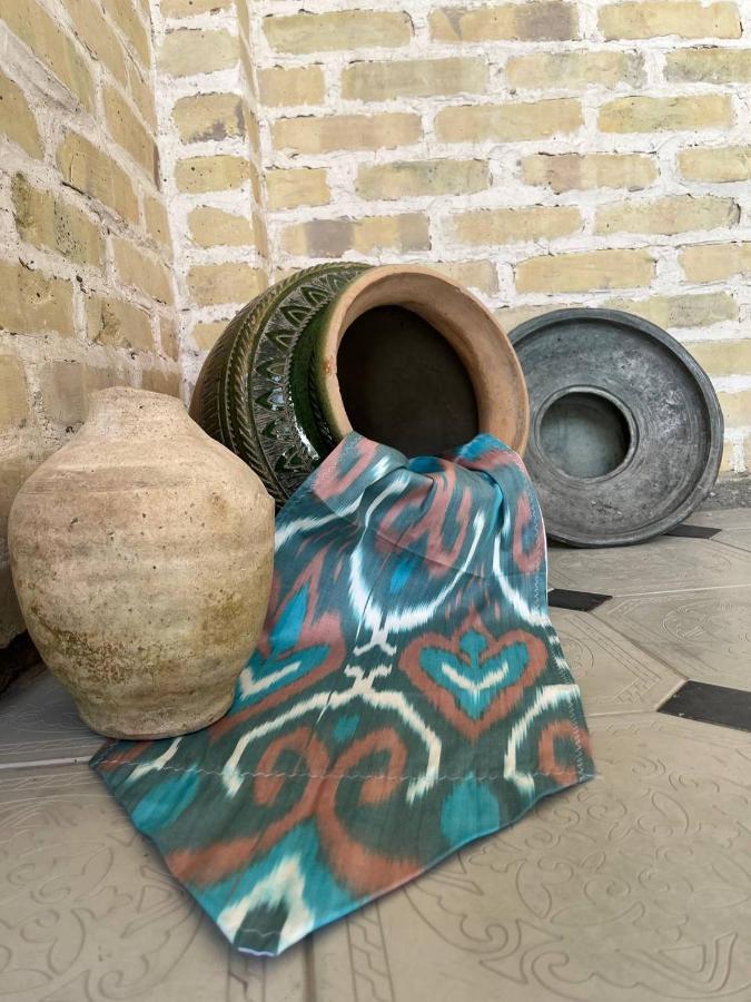 Old Safari Golden Location Guest House Bukhara Bagian luar foto