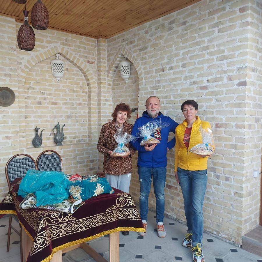 Old Safari Golden Location Guest House Bukhara Bagian luar foto
