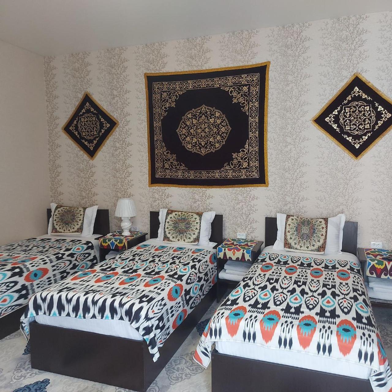 Old Safari Golden Location Guest House Bukhara Bagian luar foto